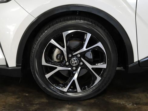 Used 2021 Toyota C-HR XLE image 51