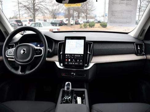 Certified 2025 Volvo XC90 B6 Plus image 16