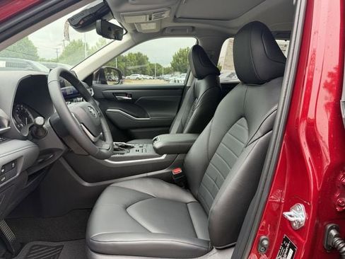 New 2026 Toyota Highlander XLE AWD/4WD image 25