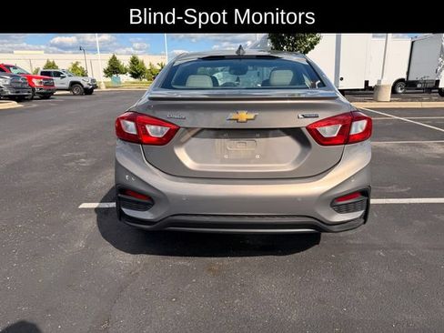Used 2018 Chevrolet Cruze Premier FWD image 3