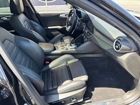 Used 2022 Alfa Romeo Giulia Veloce AWD/4WD image 51