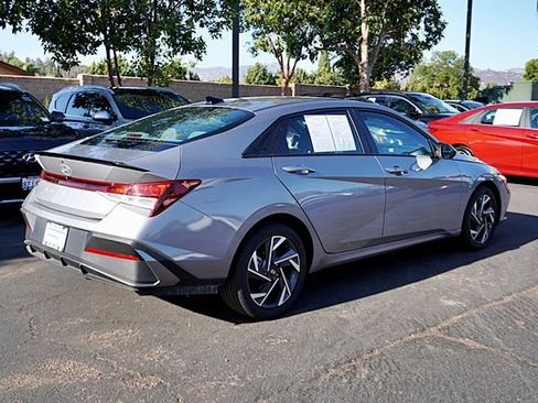 Used 2025 Hyundai Elantra Sport FWD image 8