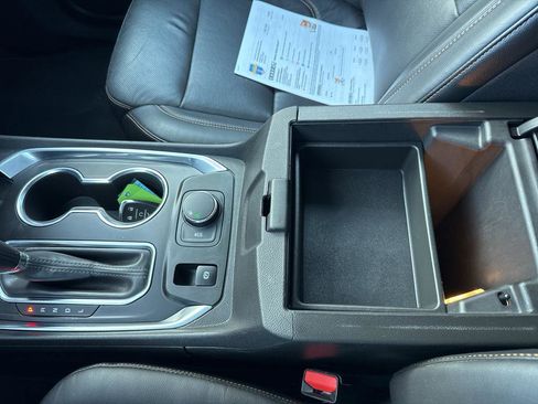 Used 2018 Chevrolet Traverse Premier image 32