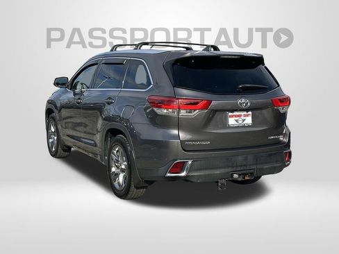 Used 2019 Toyota Highlander Limited Platinum image 2