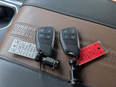 Used 2023 Chevrolet Silverado 1500 High Country w/ Technology Package RWD image 37