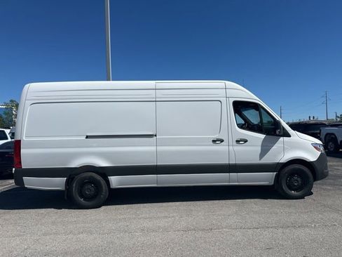 Used 2026 Mercedes-Benz Sprinter 2500 image 3