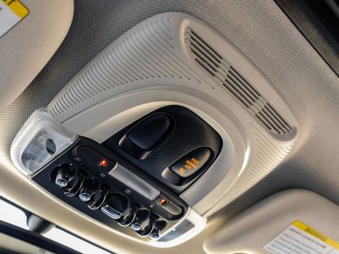 Used 2015 MINI Cooper S image 21