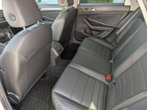 Used 2021 Volkswagen Jetta SE FWD image 22