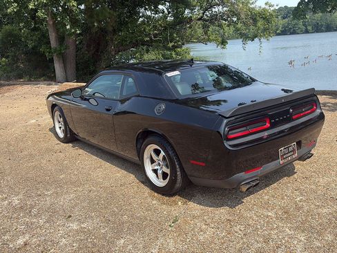 Used 2016 Dodge Challenger R/T Scat Pack RWD image 9