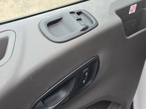 Used 2020 Ford Transit 350 XLT image 12