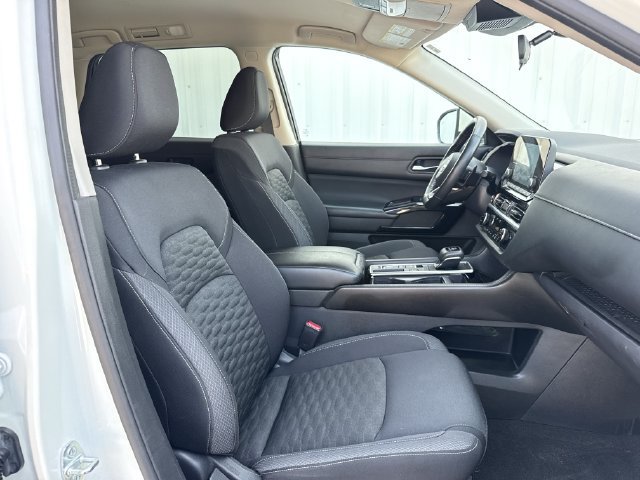 Used 2022 Nissan Pathfinder SV FWD image 27