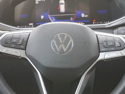 New 2026 Volkswagen Taos SE image 11