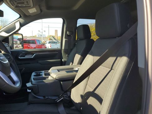 New 2026 GMC Sierra 2500 SLE w/ SLE Value Package; image 15