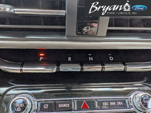 Used 2022 Lincoln Corsair AWD w/ Premium Package image 30