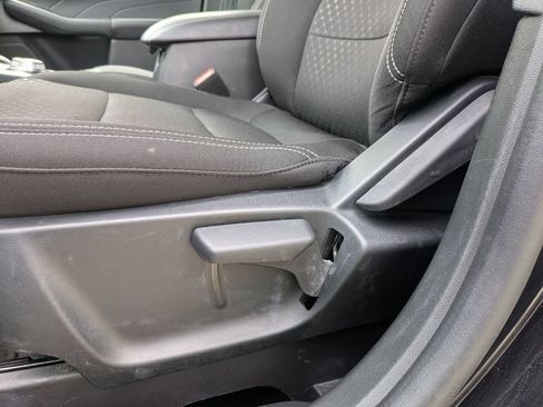Used 2025 Ford Escape Active AWD/4WD image 14
