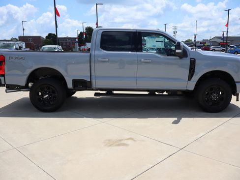 New 2025 Ford F350 Lariat w/ Black Appearance Package image 4