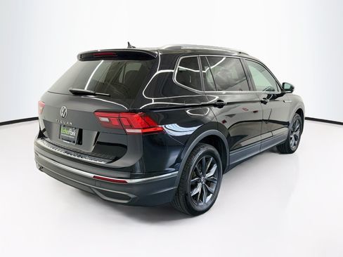 Used 2023 Volkswagen Tiguan SE FWD image 9