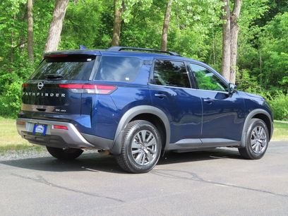 Used 2024 Nissan Pathfinder SV