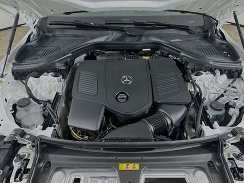 Used 2025 Mercedes-Benz GLC 300 4MATIC image 41