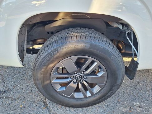 Used 2025 Nissan Frontier SV image 25