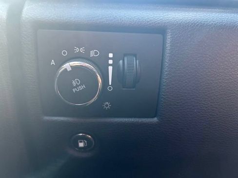 Used 2018 Jeep Grand Cherokee Altitude AWD/4WD image 17