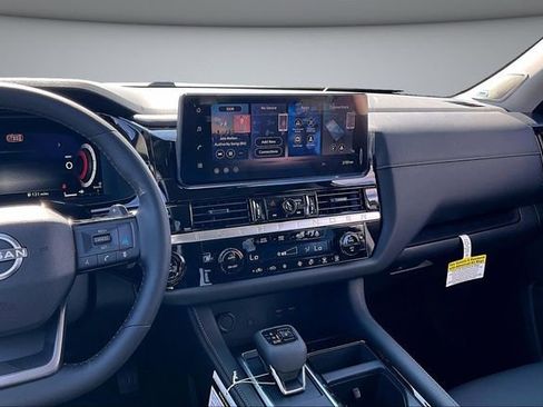 New 2026 Nissan Pathfinder SL image 6