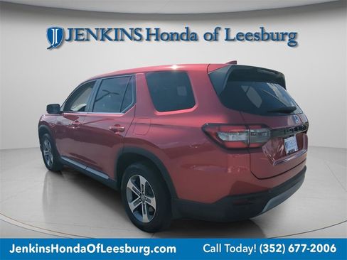 Certified 2025 Honda Pilot EX-L image 6