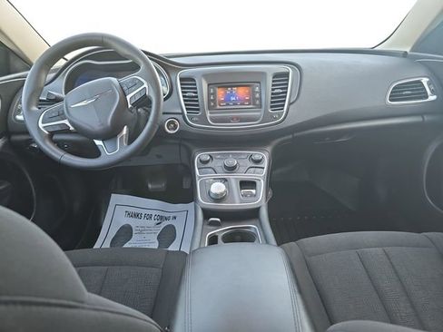 Used 2015 Chrysler 200 Limited image 9