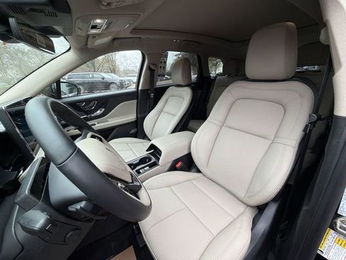 New 2026 Lincoln Corsair Reserve FWD image 11