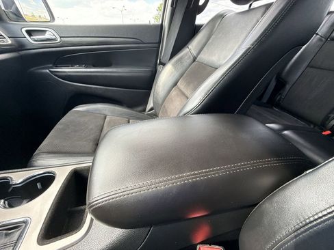 Used 2021 Jeep Grand Cherokee Laredo X AWD/4WD image 26