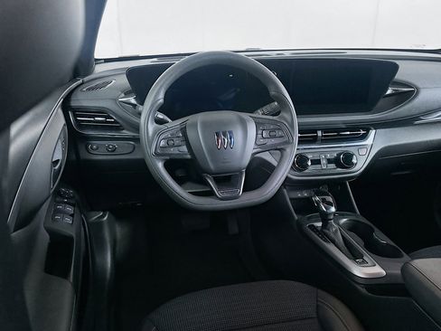 Used 2025 Buick Envista Preferred FWD image 17