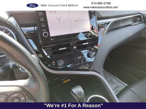 Used 2022 Toyota Camry XLE image 13