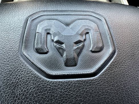 Used 2019 RAM 1500 Laramie AWD/4WD image 26