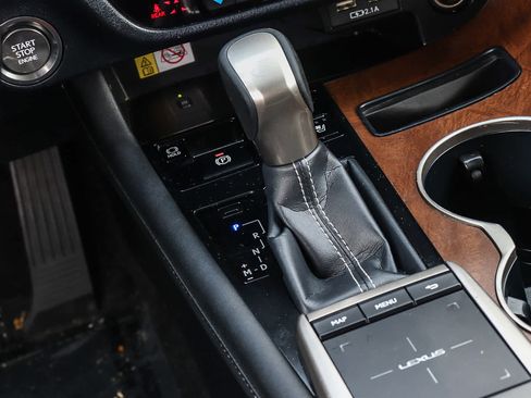 Used 2021 Lexus RX 350L FWD w/ Premium Package image 16