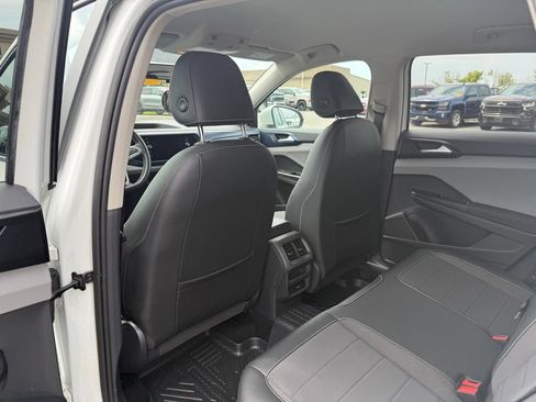 Used 2022 Volkswagen Taos SE AWD/4WD image 8