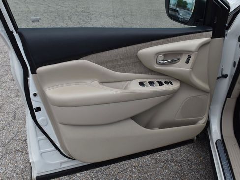 Used 2019 Nissan Murano SL w/ SL Technology Package FWD image 22