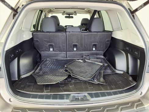 Used 2019 Subaru Forester Premium image 7