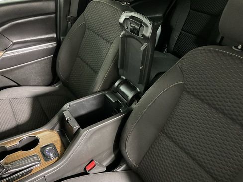 Used 2017 GMC Acadia SLE image 28