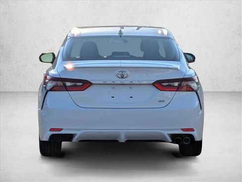 Used 2023 Toyota Camry SE image 7