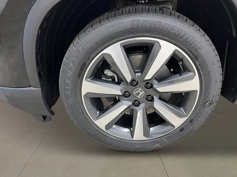 New 2025 Honda Pilot Touring image 13