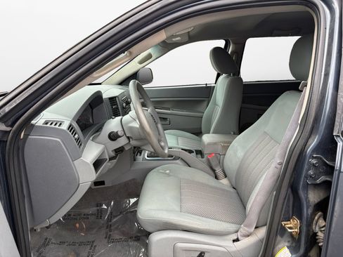 Used 2006 Jeep Grand Cherokee Laredo RWD image 10
