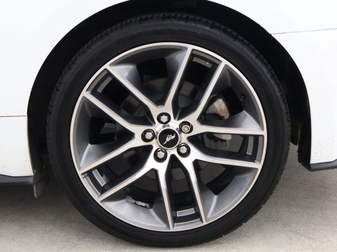 Used 2015 Ford Mustang Premium image 9