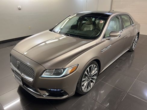 Used 2019 Lincoln Continental Select w/ Continental Climate Package image 3