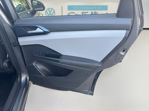 Certified 2024 Volkswagen Taos SE FWD image 30