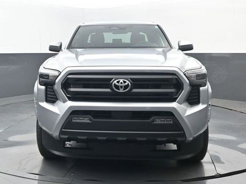 Used 2025 Toyota Tacoma SR5 RWD image 19