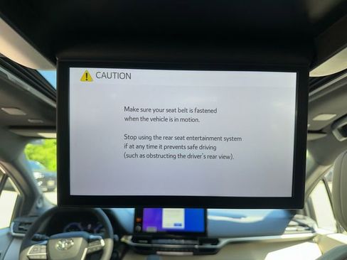 New 2026 Toyota Sienna Platinum AWD/4WD image 15