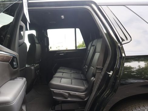 Used 2025 Chevrolet Tahoe Z71 AWD/4WD image 45
