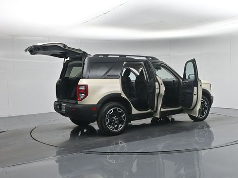 Used 2025 Ford Bronco Sport Outer Banks w/ Outer Banks Tech Package+ AWD/4WD image 6