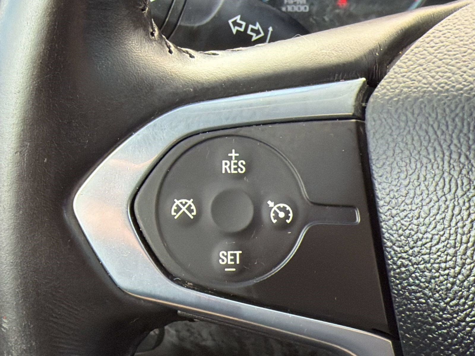 Used 2021 Chevrolet Traverse LT FWD image 14