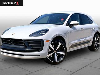 Used 2023 Porsche Macan AWD/4WD video 1
